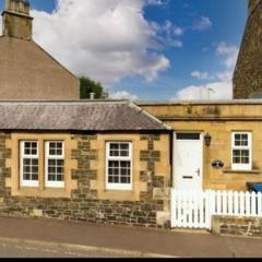 Crossways Cottage Quirky 2 bedroom cottage in Damdale, Central Peebles