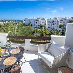 Top floor spacious apartment with sea views in Costalita