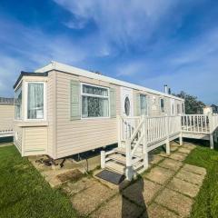 Spacious Caravan For Hire In Hunstanton At Manor Park Holiday Park Ref 23047b