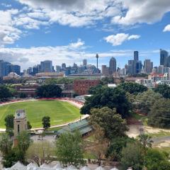 Sunny studio and the best view of the city, Glebe