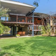 'Tamarind Retreat' A Leafy Coastal Home