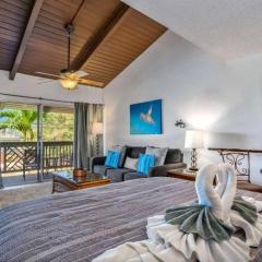 Kihei Bay Surf 208- Updated partial oceanview studio across from beach