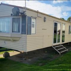 2 Bedroom Caravan With Sea Views