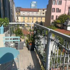 Milano Isola - Bright 2-room apartment with balcony