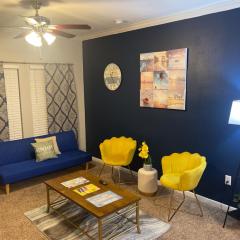 New Listing!! Relax by the Beach!! 2 Queen Beds, 1 Sofa Couch, Free WiFi 2 TVs, Free Parking, Pool, Hot Tub, Gym , Elevator Accessible to property
