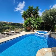 Sunny Gozo Getaway Pool & Easy Check-In