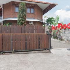 RedDoorz Plus near Dago Pakar