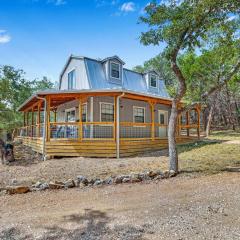 Rustic Star Farmhouse at Moonlight Getaway