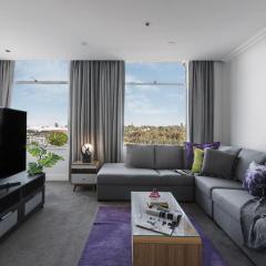 Grand Luxury in the CBD along the Yarra River