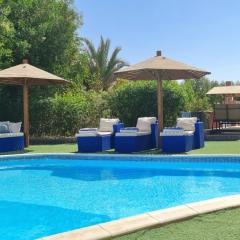 Luxury Royal Blue Family Villa 8pers private pool