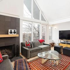 Fifth Avenue Unit 5 Modern & Stylish Condo with A/C and Access to Pool & Hot Tub