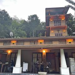 Eagles Lodge - Kandy