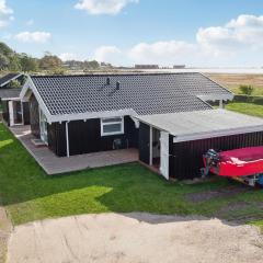 Gorgeous Home In Or With Kitchen