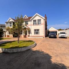 A beautiful Large 7 bed house