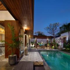 Villa Pawikan Gorgeous 4 beds villa in the heart of Seminyak