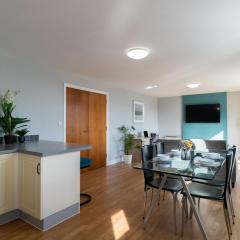 Cotels - The Millhouse NEWLY REFURBISHED MODERN APARTMENTS WITH ULTRAFAST BROADBAND, FREE PARKING & A WORK DESK
