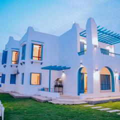 4 bedrooms villa with private pool in Tunis village faiuym