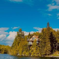 Four Season Cottage with Wood Burning Sauna