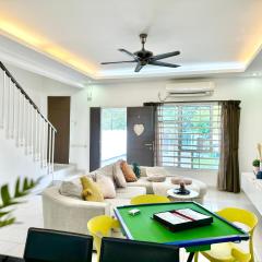 Setia Tropika Serenity: 4Bedroom Landed 12-16pax
