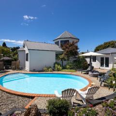 Pool House - One Bedroom Self Contained Unit