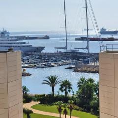 Fabulous studio apartment with aircon, parking and terrace ocean view