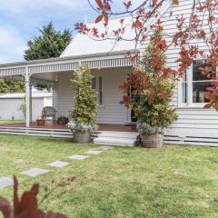 Hamptons On Selby- Barwon Heads. Family and couples beach escape