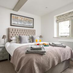 The Bolt Hole, Winchcombe, Charming Dog-Friendly Cottage