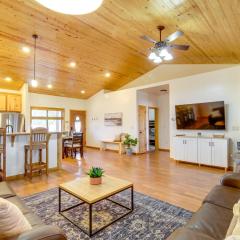 1-Acre Fenced Yard Pet-Friendly Show Low Cabin!