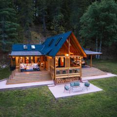 The Kootenay Lake House - A Private Luxury Retreat