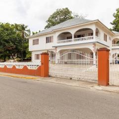 Shaw Park Gem Apt 12E