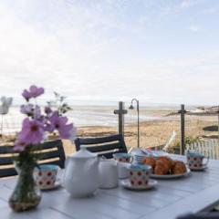 2 Bed Beach House in a fantastic sea front setting
