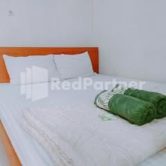 Calida Hotel Mitra RedDoorz near Alun Alun Wonosari