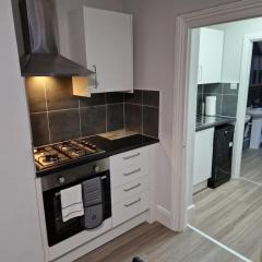 Birtley's Amethyst 3 bedroom Apt sleeps 6 Guest