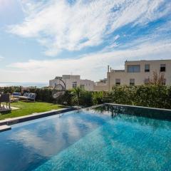 New luxury apartment with PRIVATE POOL and amazing garden with seaview