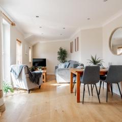 Smart 2 Bedroom Apartment in Newbury