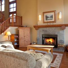 Taluswood The Heights 17 - Mountain Chalet w/ Private Hot Tub, & Scenic Views - Whistler Platinum