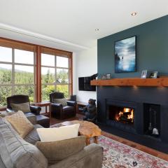 Blackcomb Greens 31 - Close to Village, Golf Course View, Shared Hot Tub - Whistler Platinum