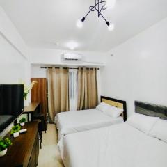 Hotel Luxury Twin Bed Room with Balcony Las Pinas-South Residence