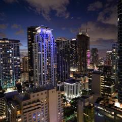 4 bed full condo in Miami with skyline & sea view