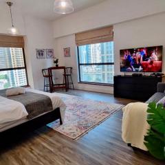 La Buena Vida Holiday Homes - Deluxe, very spacious 5 Bedroom plus maidroom in Best location of JBR, Near to Beach, Marina and Tram station