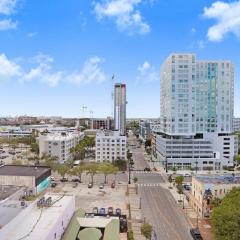 Stunning 2-Bed Condo with Panoramic DT Tampa Views