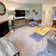 Perfect Mt. Location! Skiing, Hiking, Biking, Pool