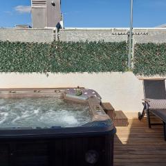 Ático de Lujo con Jacuzzi Climatizado en Terraza