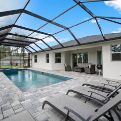Modern Heated Pool Home Close To Downtown Shopping