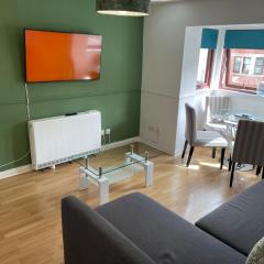 Coastal Apartment 2 Bedrooms, Sleeps upto 6, Free Parking