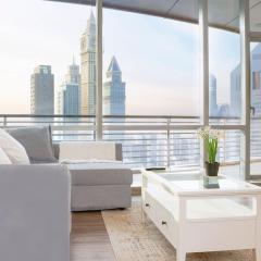 DIFC -Stunning Large Studio with Balcony