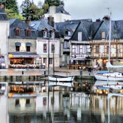 Une vue exceptionnelle sur le port de St-Goustan pour ce 2 pièces refait à neuf