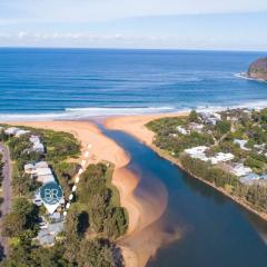 Wisteria Cottage on the Lagoon/Beach