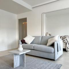 Aurora Central Suite III By BookLapland