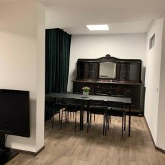 Central Private Rooms in Popular Neighborhood!